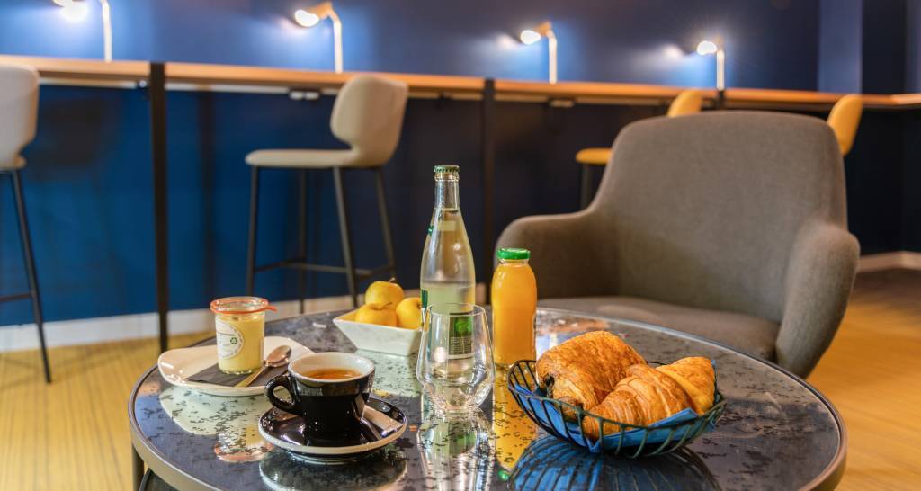 Petit-déjeuner | Sure Hotel Nantes Beaujoire